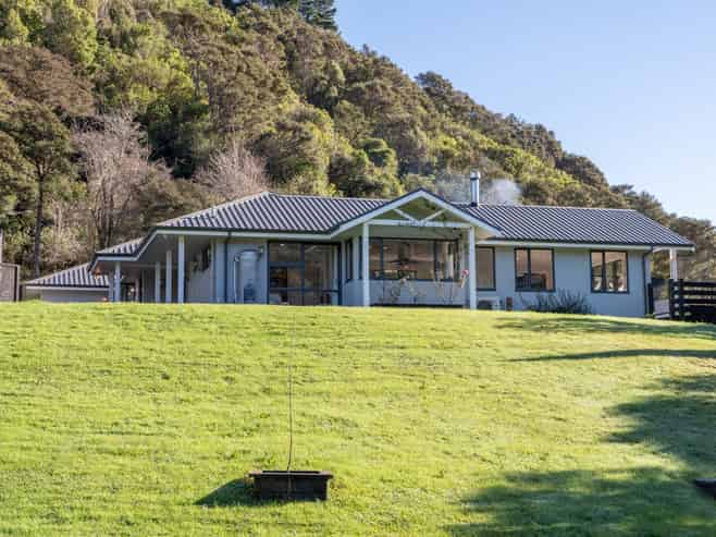 794 Hira Road, Hira