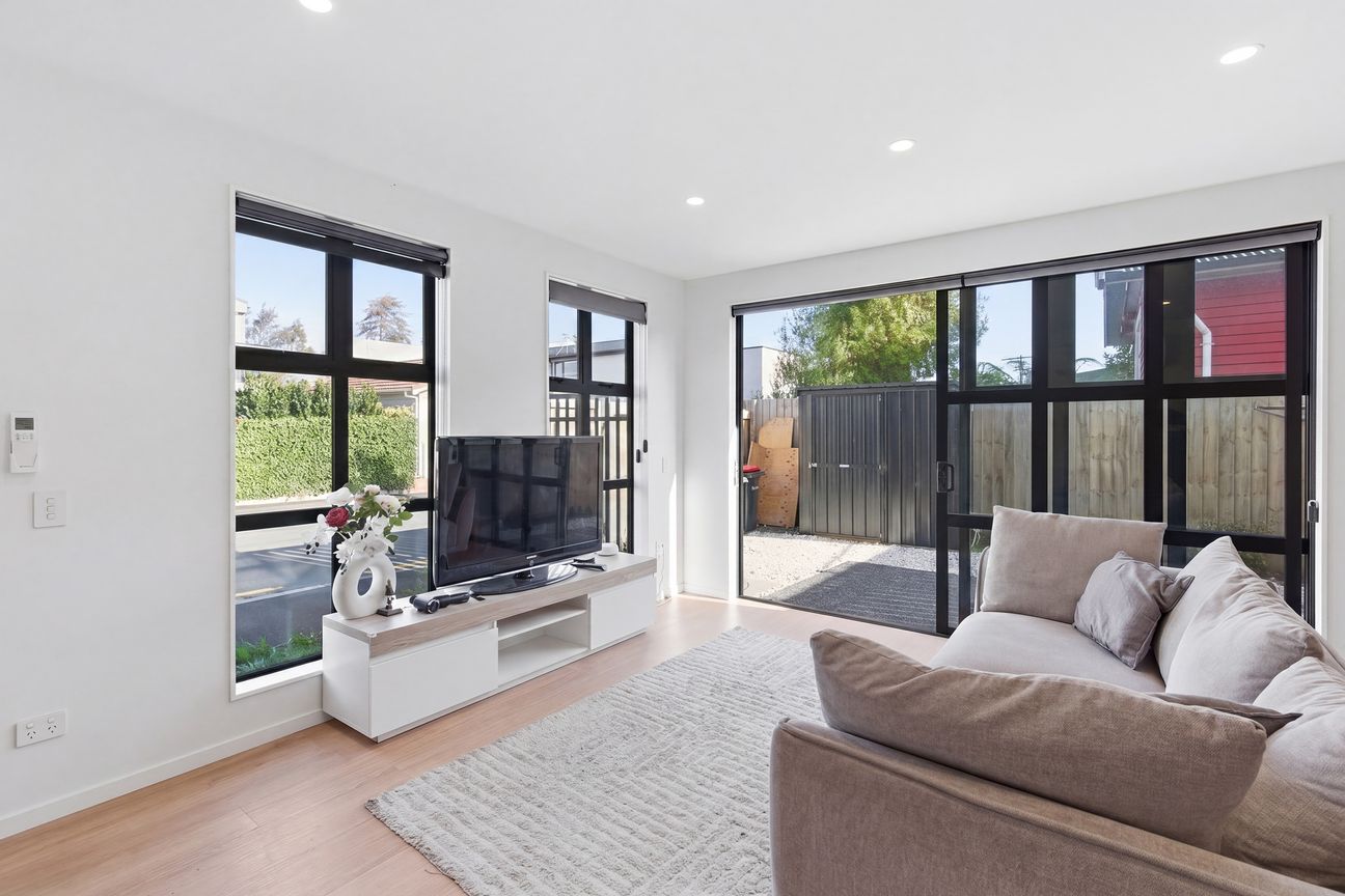 $52,000 Below RV - Exceptional Buying - Bild 3