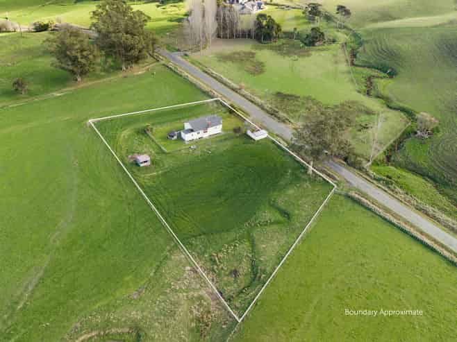 112 James Road, Halcombe