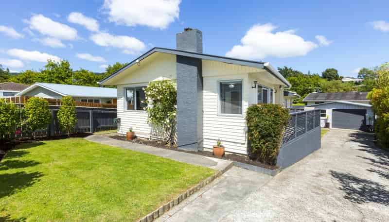20 Blue Mountains Road, Silverstream
