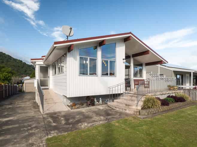 5 West Crescent, Te Puru