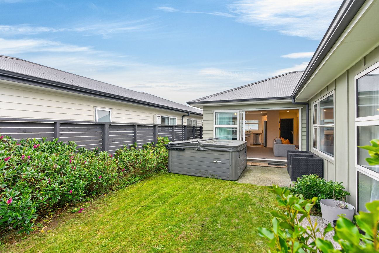 Modern Family Living in the Heart of Kelson - Bild 4