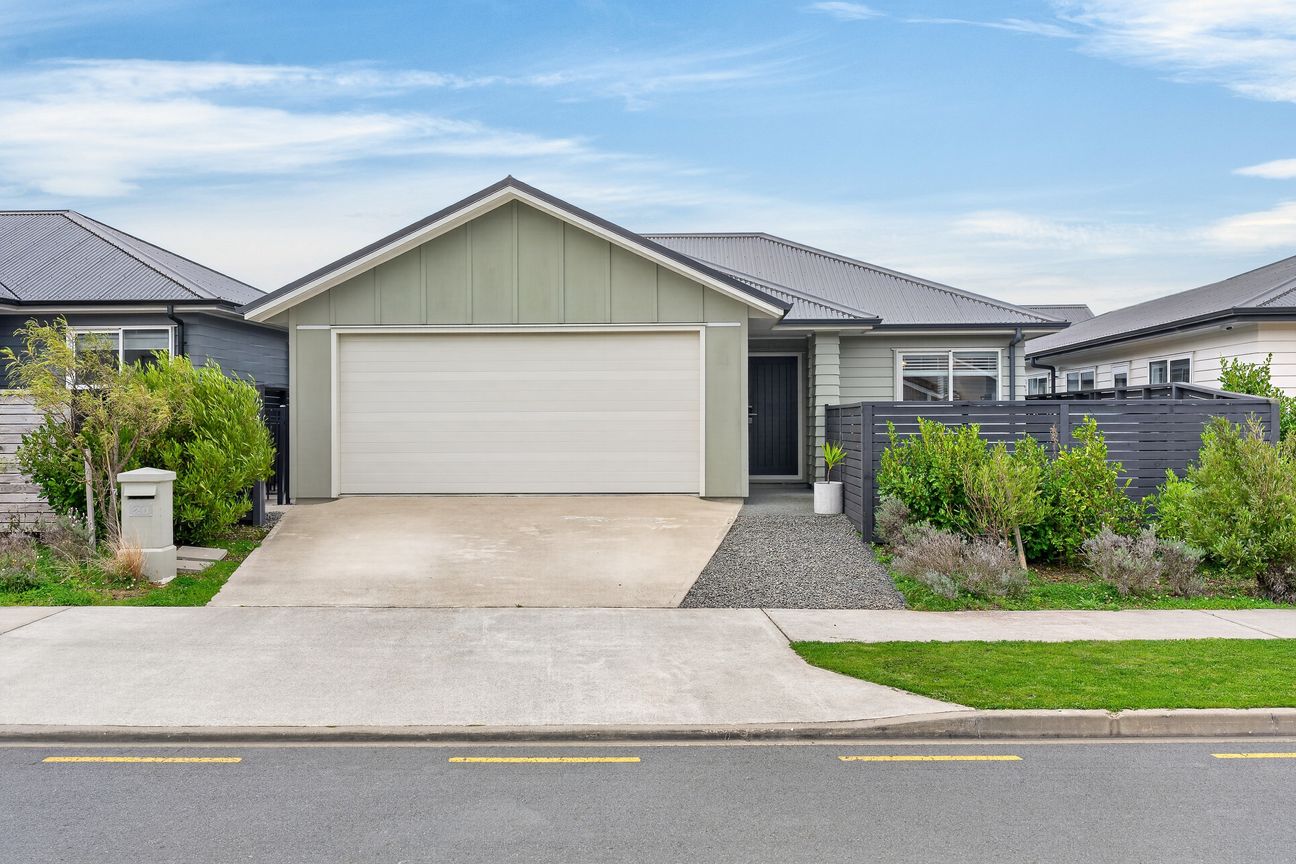 Modern Family Living in the Heart of Kelson - Bild 2