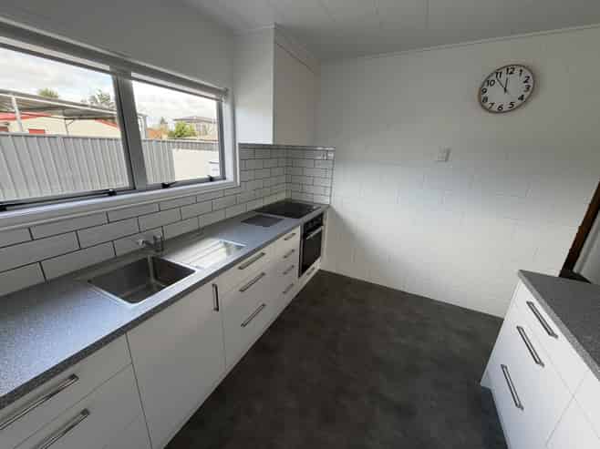 4/805 Dufferin Street, Akina