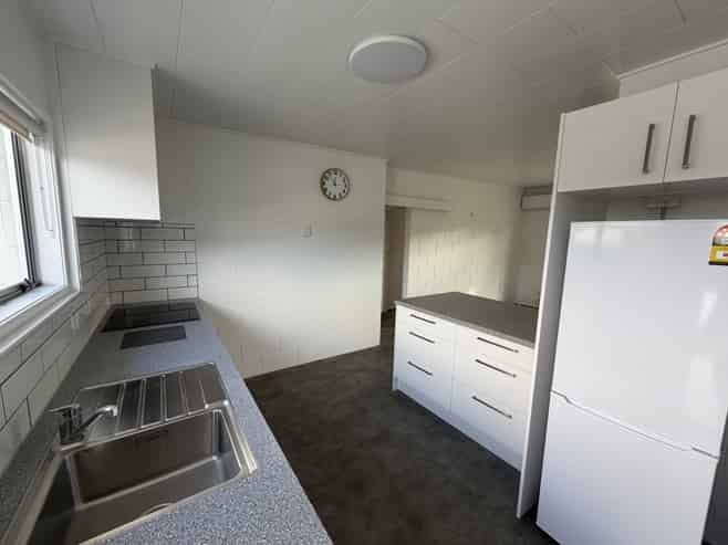 4/805 Dufferin Street, Akina