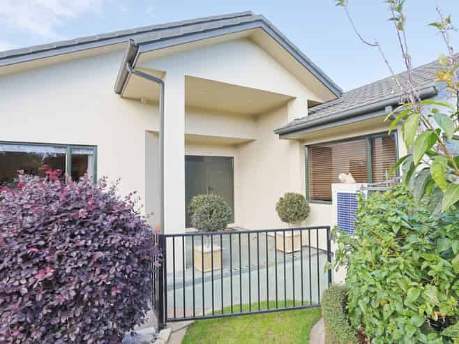 10 Park Lane, Greenmeadows