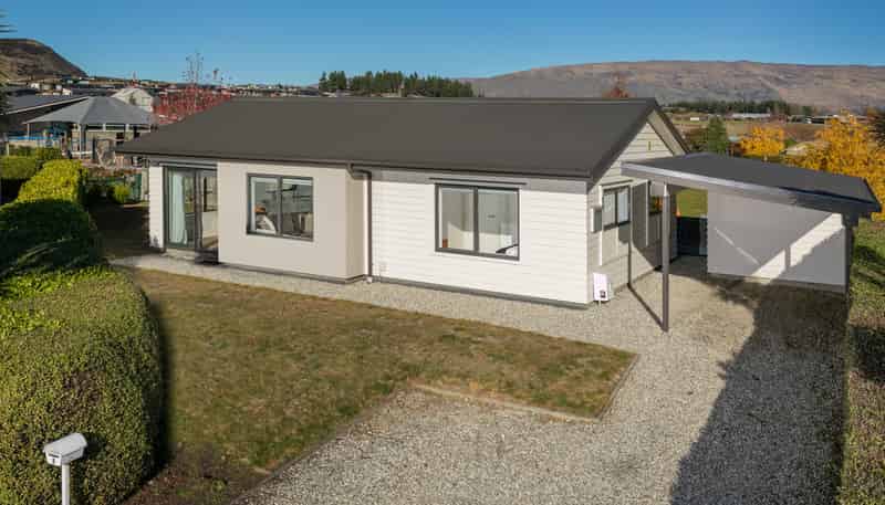 8 Pukeko Place, Wanaka