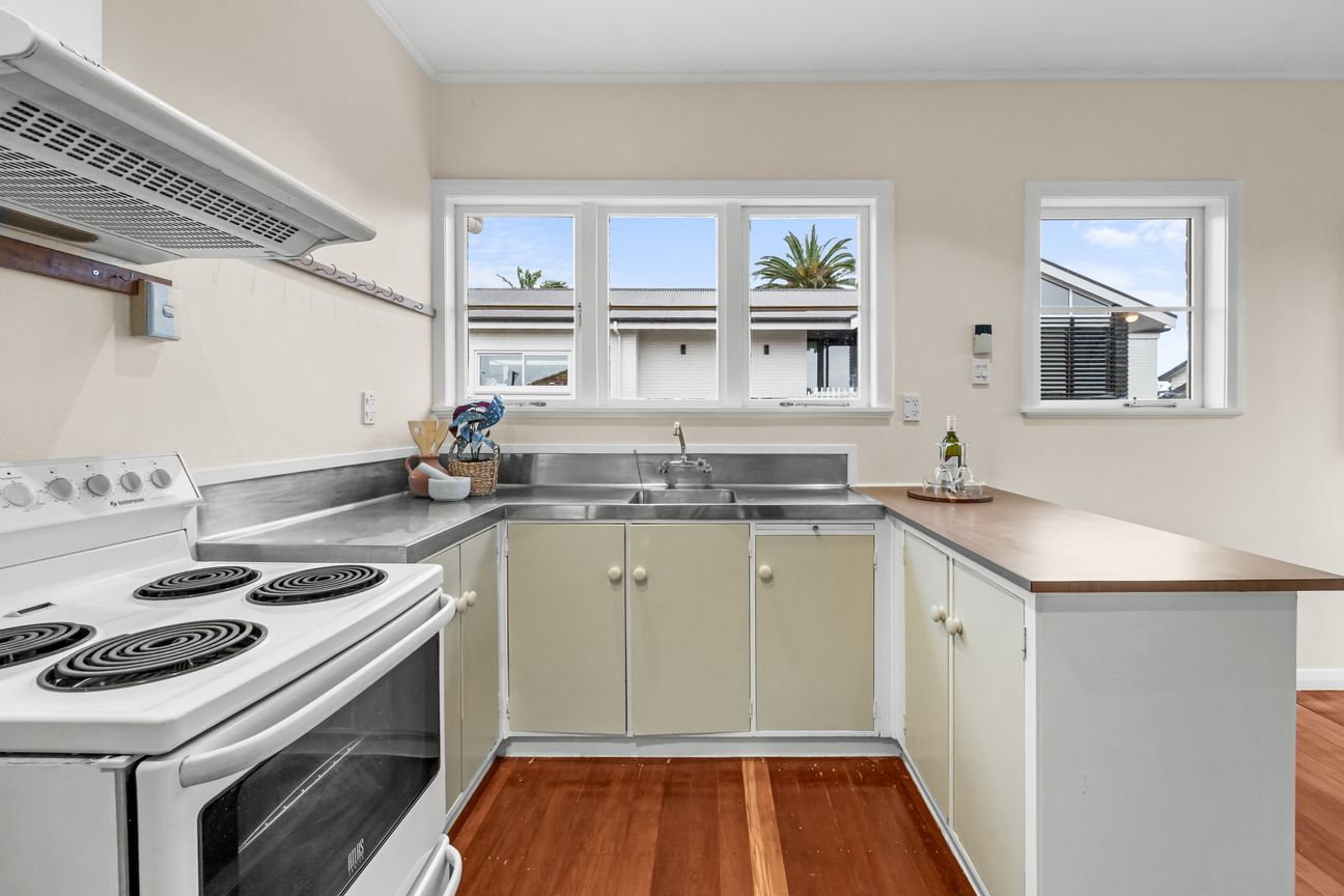 Sunlit, Sophisticated & Freehold in Meadowbank - Widok 5