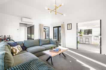 2 Royal Elm Lane, Bryndwr
