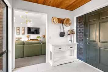 2 Royal Elm Lane, Bryndwr