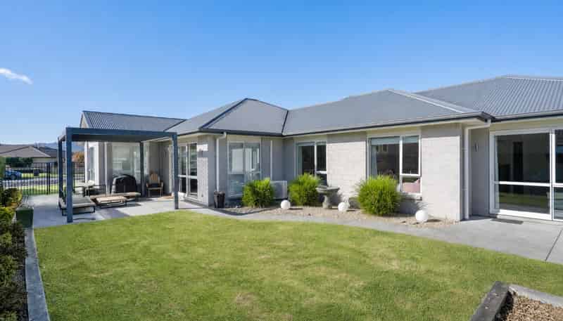 5 Carnation Court, Cambridge