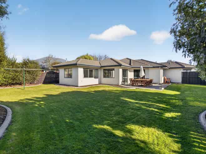 14 Pascoe Drive, Woodend