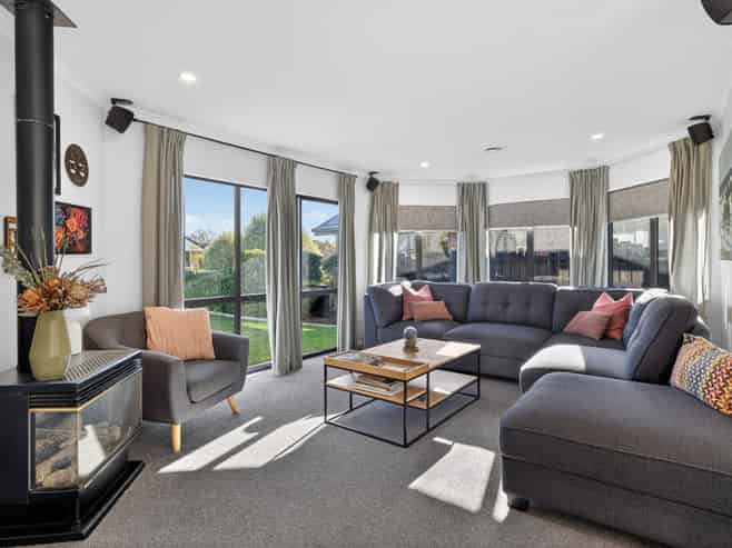 14 Pascoe Drive, Woodend