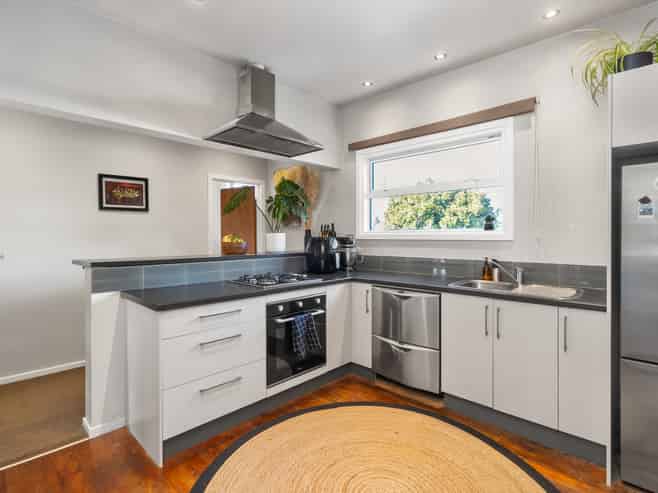 114 Wildberry Street, Woolston