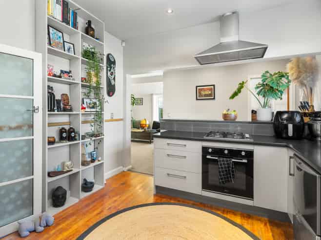 114 Wildberry Street, Woolston