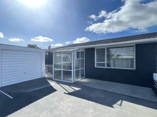 4/417 Worcester Street, Linwood