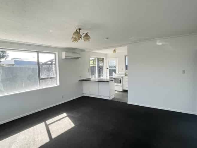 4/417 Worcester Street, Linwood