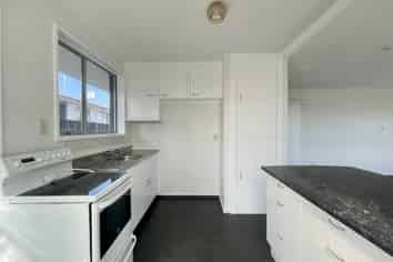 4/417 Worcester Street, Linwood