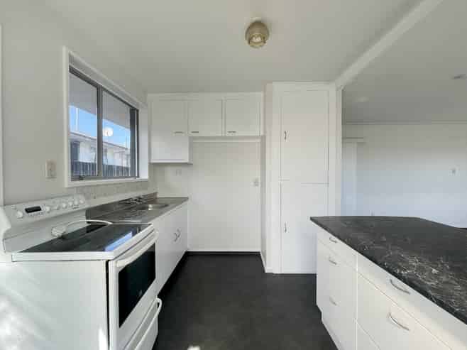 4/417 Worcester Street, Linwood