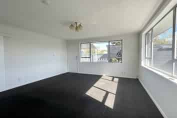 4/417 Worcester Street, Linwood