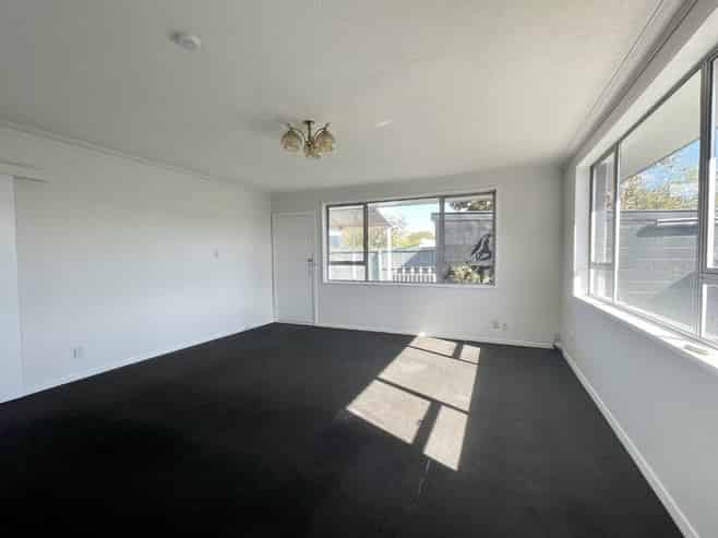 4/417 Worcester Street, Linwood