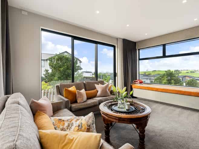 1 Karehu Place, Long Bay