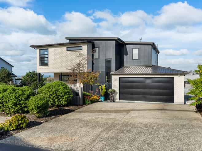 1 Karehu Place, Long Bay