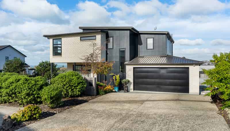 1 Karehu Place, Long Bay