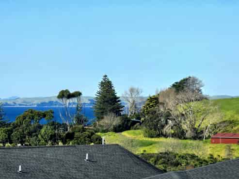 1 Karehu Place, Long Bay