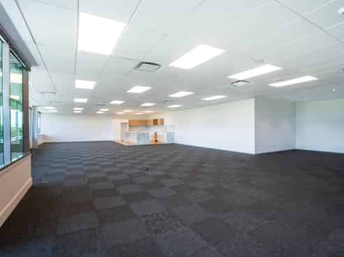 PRECINCT LIFESTYLE. TOP FLOOR OFFICE.
