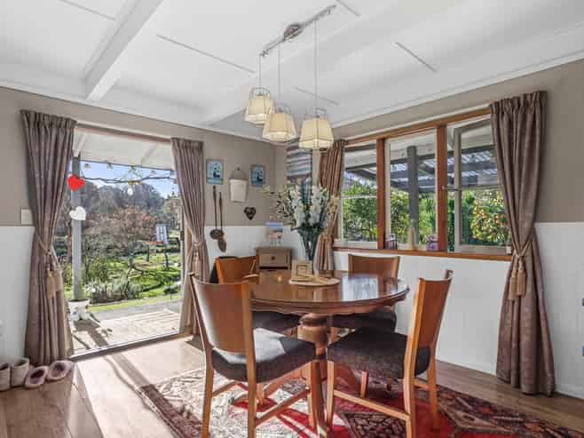 86 Old Highway, Whakamarama