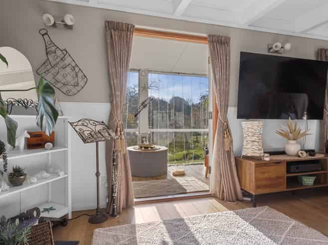 86 Old Highway, Whakamarama