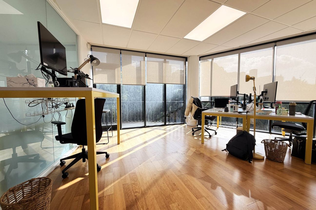GRAFTON OFFICE WITH FIVE CAR PARKS INCLUDED - Prikaz 2