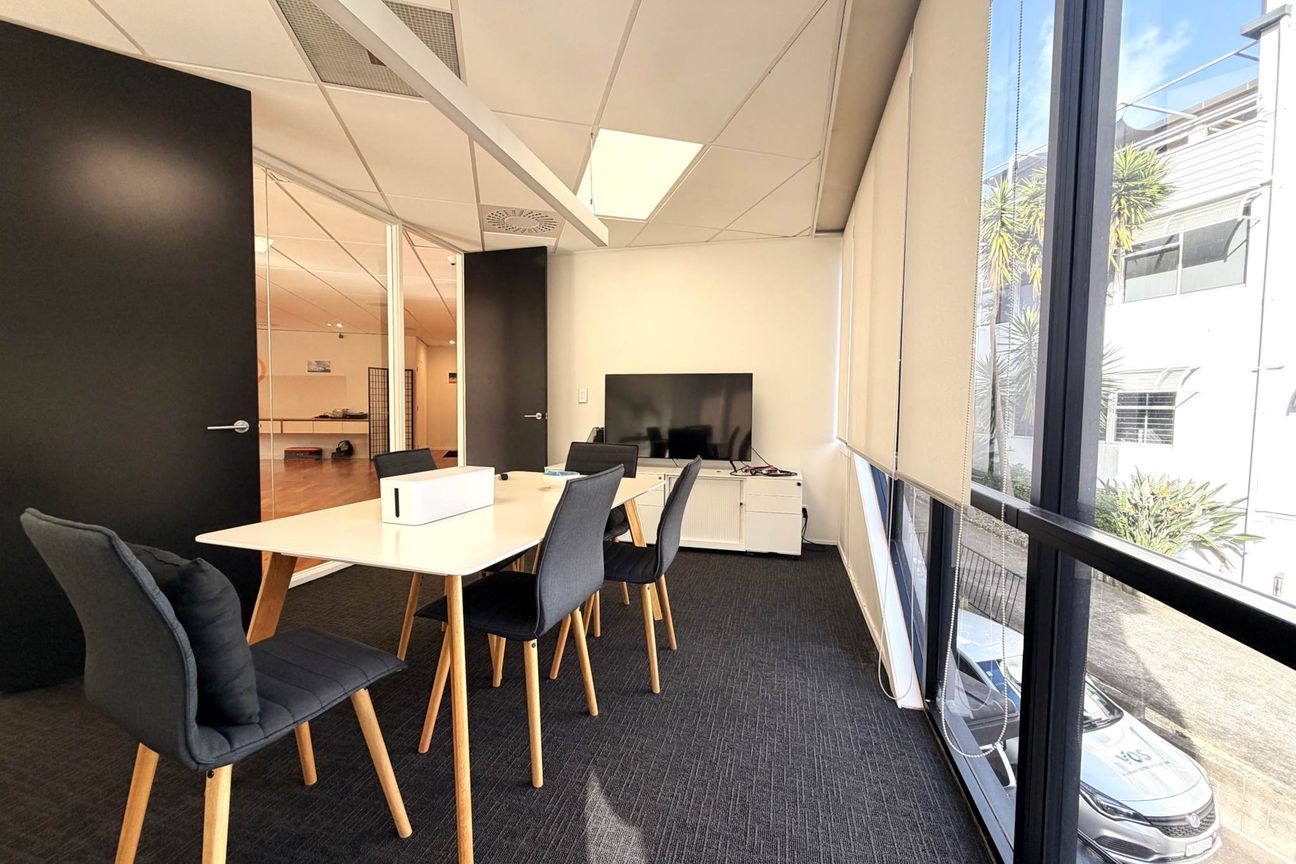 GRAFTON OFFICE WITH FIVE CAR PARKS INCLUDED - Prikaz 3