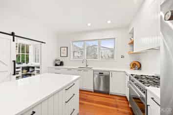 17 Chilton Grove, Lower Hutt