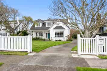 17 Chilton Grove, Lower Hutt