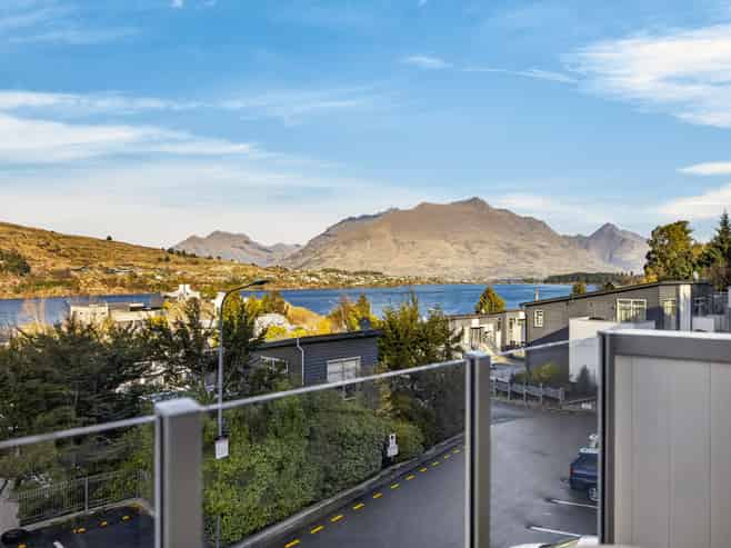 8/716 Frankton Road, Frankton