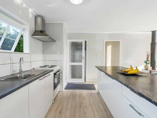 333 Roscommon Road, Clendon Park