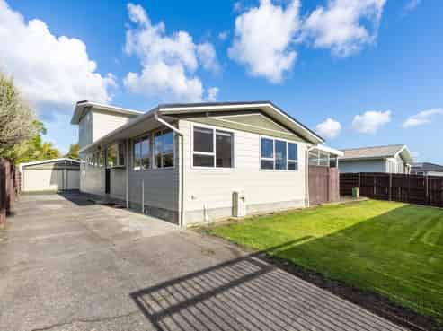 14 Harvard Grove, Totara Park