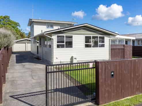 14 Harvard Grove, Totara Park