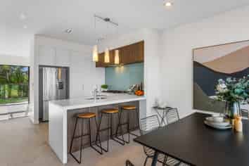 100 Naples Way, Albany