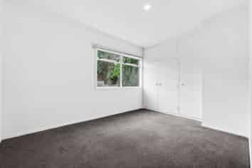 1/22 Church Crescent, Panmure