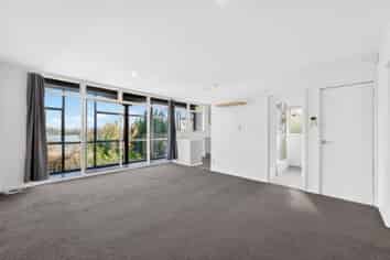 1/22 Church Crescent, Panmure