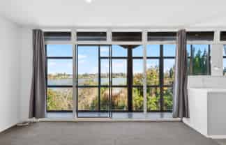 1/22 Church Crescent, Panmure