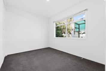 1/22 Church Crescent, Panmure
