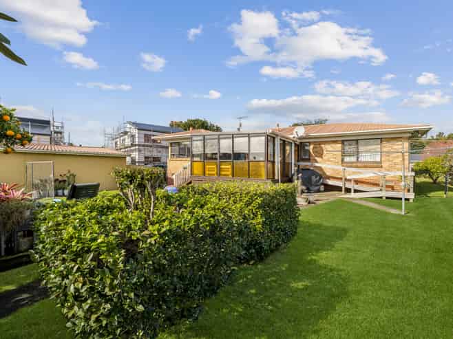 15 Manse Road, Pahurehure