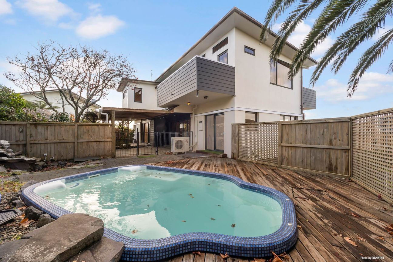 Prestigious location, Gulf vista, Lavish size. - Więcej