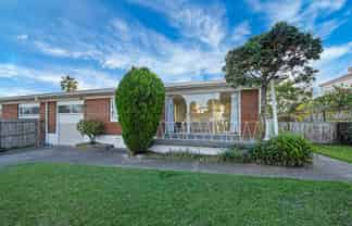 2/1 Chevis Place, Pakuranga