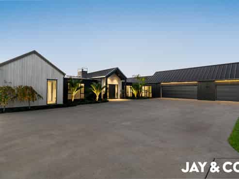5 Rossbern Lane, Clevedon