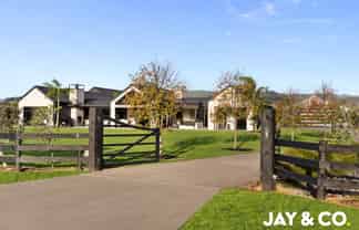 5 Rossbern Lane, Clevedon